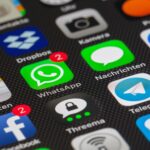 Co łączy pokolenia na Facebooku i dzieli na TikToku?