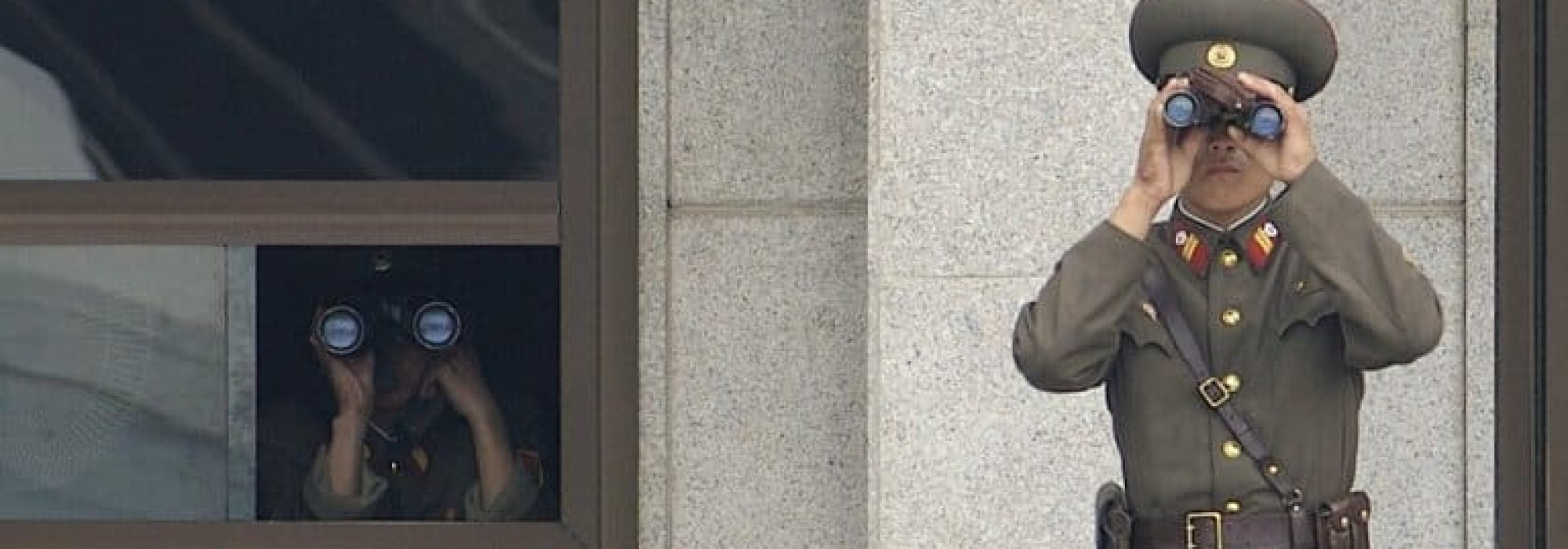 JointSecurityAreaNorthKoreans-768x572