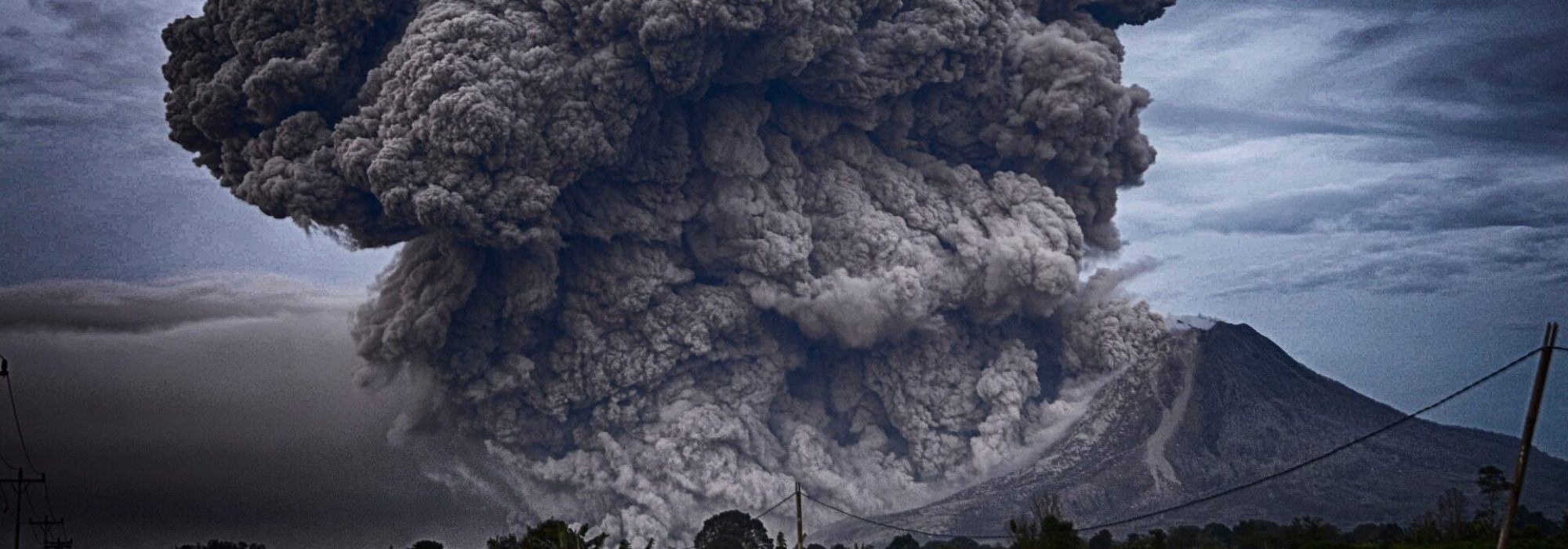 volcano-2604799_1920
